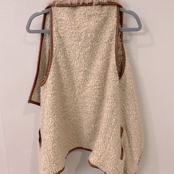 Best - Picture 2 of 3